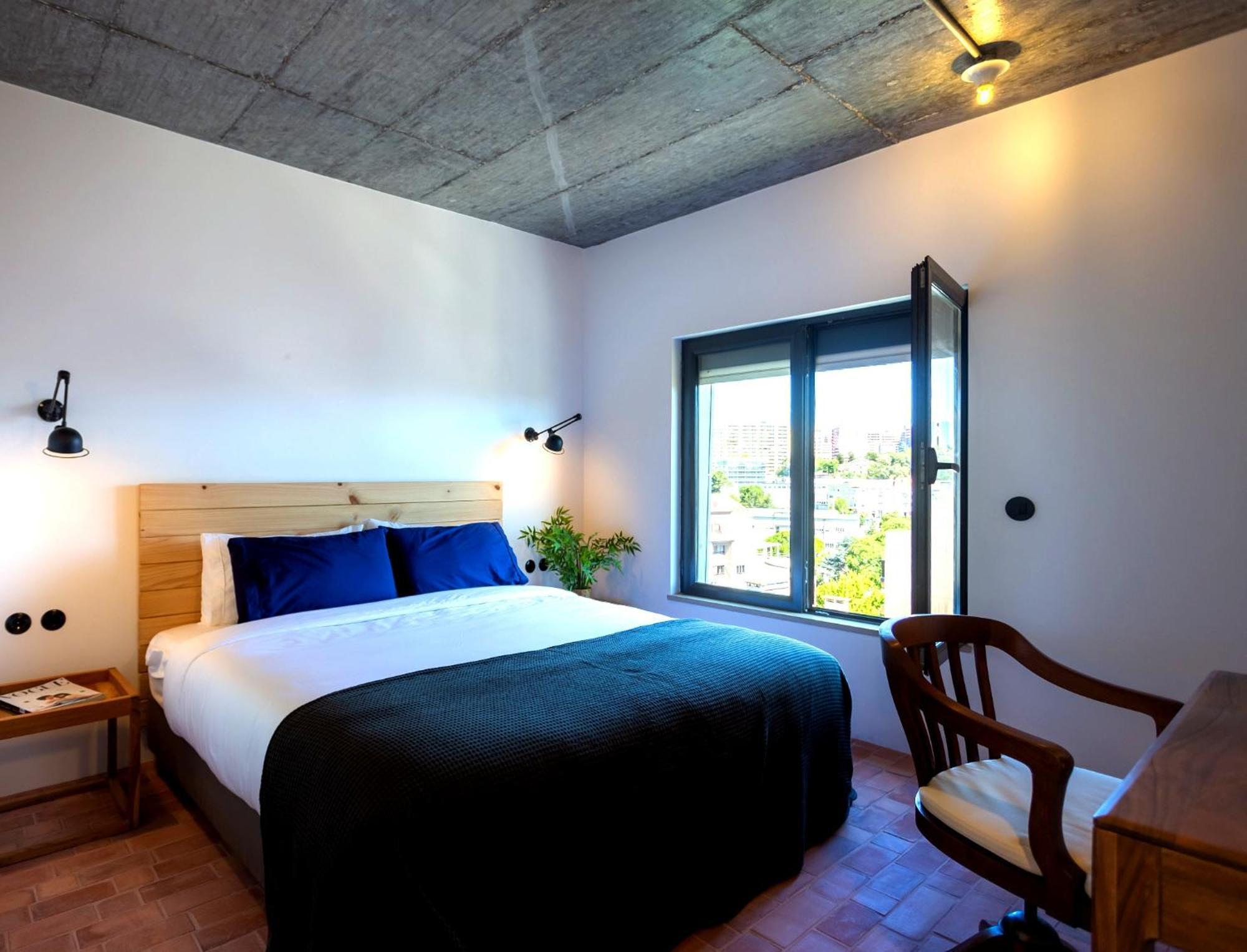 Portuguese Design Suites & Parking — Photos 1